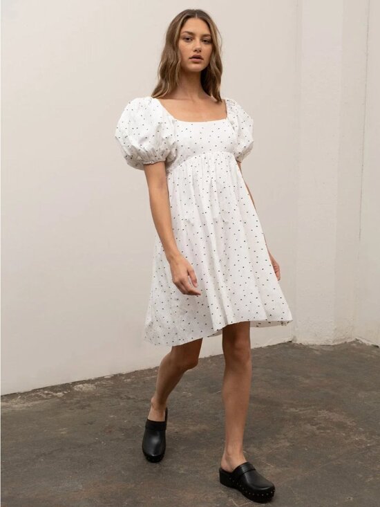 Moon River Dresses & Skirts - Moon River White Polka Dot Textured Puff Sleeve Mini Dress Size S